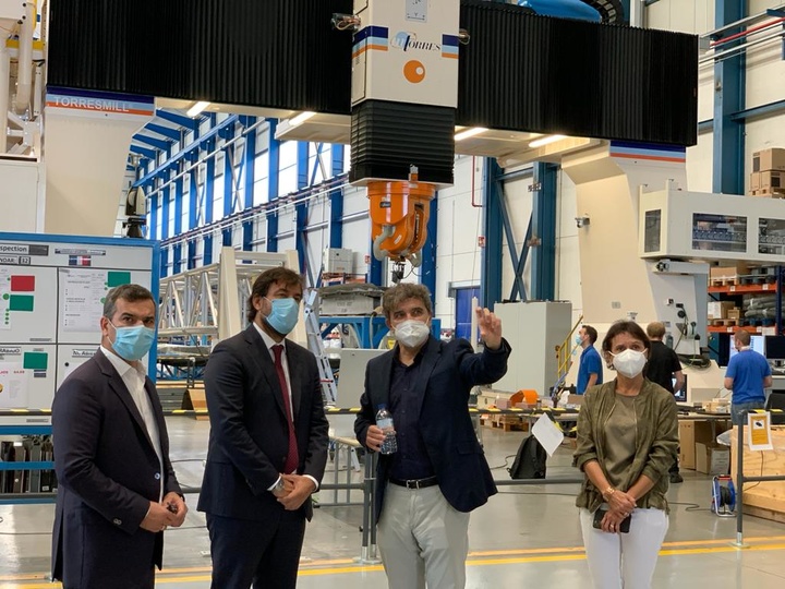 El consejero Miguel Motas visitó la empresa MTorres