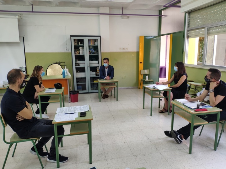 Docentes de Educación Musical preparan material didáctico para los alumnos