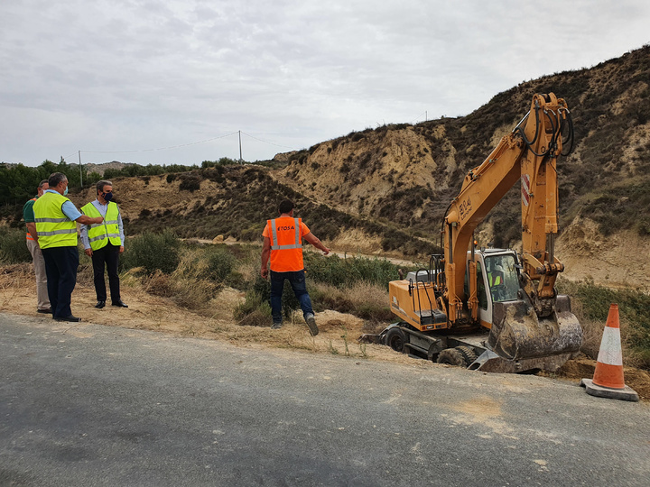 Fomento mejora la seguridad de la Carretera del Garruchal gracias a la reconstrucción del muro dañado por la Dana