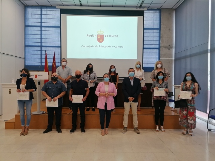 Educación entrega los Premios Extraordinarios de Enseñanza Secundaria Obligatoria para Personas Adultas