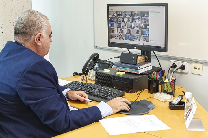 El director general de Familias y Protección del Menor, Raúl Nortes, hoy durante la reunión telemática de la Comisión Interautonómica de Infancia y Familia