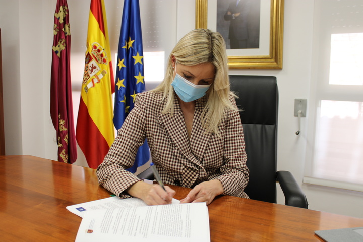 Firma convenio Correos Market