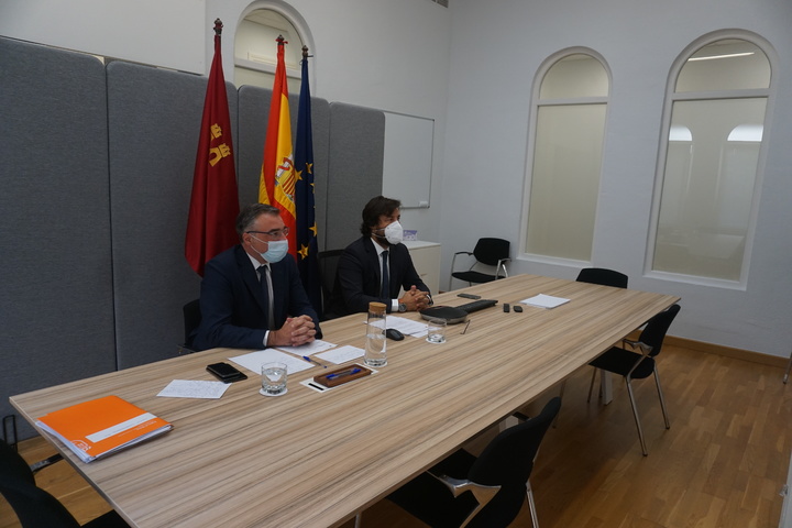 El consejero de Empleo, Investigación y Universidades, Miguel Motas, presidió la Comisión Interdepartamental del Responsabilidad Social Corporativa 1