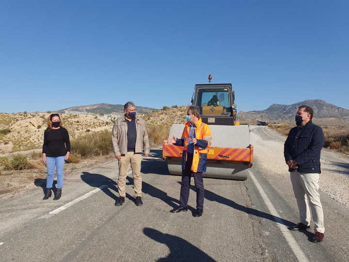 La Comunidad mejora la confortabilidad de la carretera que une la pedanía molinense de La Hurona con la Estación de Blanca por la que diariamente transitan 2.300 vehículos