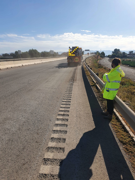 Fomento refuerza la seguridad vial de la autovía que conecta Lorca con Águilas mediante la instalación de guías sonoras