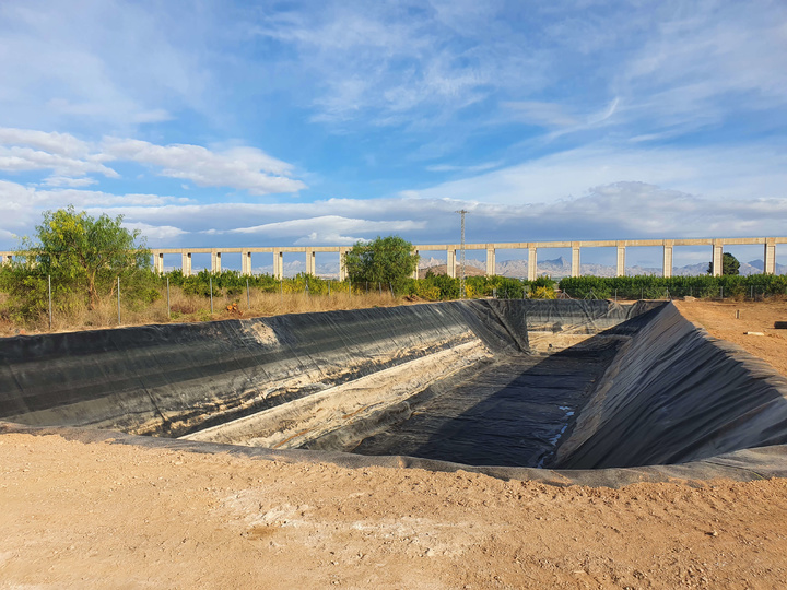 Fomento repara un tanque de tormentas en la carretera que une Abanilla con Santomera para evitar el embalse de agua en la calzada