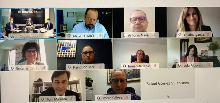 El consejero de Fomento e Infraestructuras, José Ramón Díez de Revenga, durante la reunión de constitución de la Mesa contra la Okupación compuesta por miembros colegios profesionales, organizaciones de consumidores y representantes de empresas de seguridad y suministros