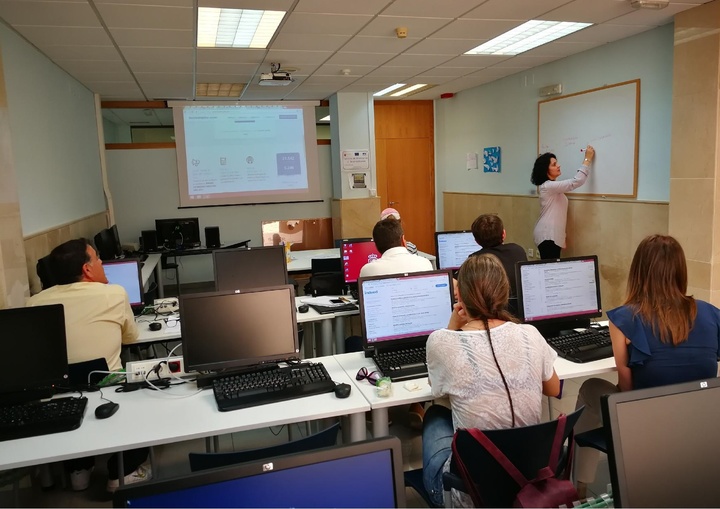 El Servicio Regional de Empleo y Formación pone en marcha este mes 75 cursos para 1.005 desempleados y ocupados