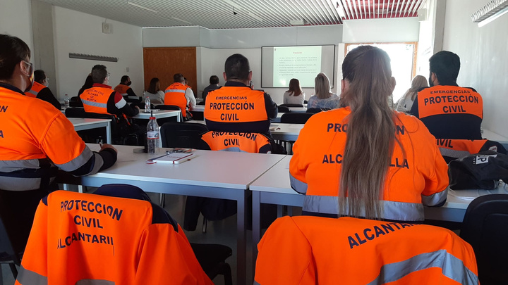 300 profesionales y voluntarios de Protección Civil finalizan su formación como rastreadores de afectados por Covid-19