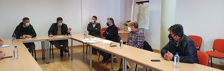 El consejero Antonio Luengo, durante su exposición del proyecto de Escuela de Pastores en Archivel (Caravaca de la Cruz)