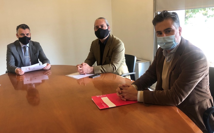 Imagen de la reunión del director general del Instituto de las Industrias Culturales y las Artes y del director general de Evaluación Educativa y Formación Profesional con el presidente de la asociación Murcia Técnica del Espectáculo