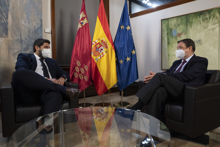 El presidente de la Región de Murcia recibe al ministro de Agricultura, Pesca y Alimentación/2