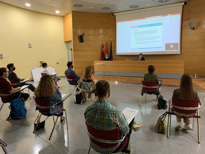 Becarios de Internacionalización en el Info