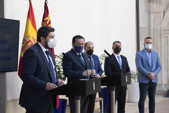 Acto de la firma del acuerdo para la culminación del Plan Regional de rescate al sector turístico y hostelero