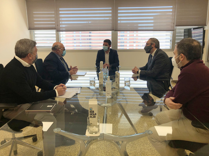 El consejero Antonio Luengo durante su encuentro con el presidente de SEIASA, Francisco Rodríguez Mulero