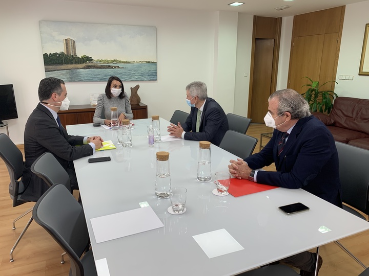 Valle Miguélez mantiene un primer encuentro con Aválam