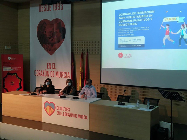 Más de 100 voluntarios han participado en la jornada de formación para voluntariado en cuidados paliativos organizada el Servicio Murciano de Salud y la Fundación Fade (2)