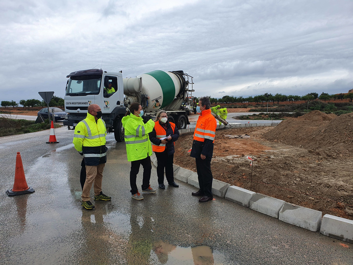 El director general de Carreteras durante la visita a las obras de mejora del enlaces de la autovía del Mar Menor