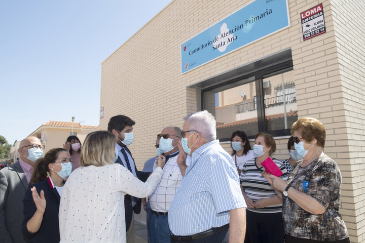 El presidente de la Región de Murcia, Fernando López Miras, inauguró el nuevo consultorio médico de Santa Ana, en Cartagena (3)