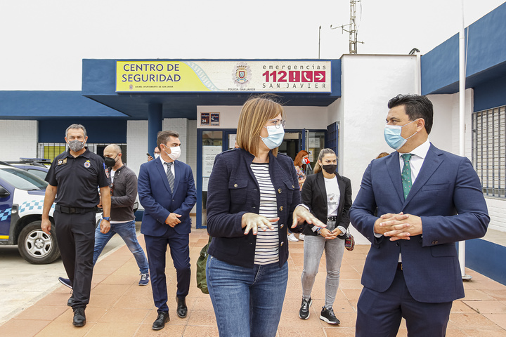 Isabel Franco visita San Javier para conocer a los nuevos responsables de Protección Civil (1)