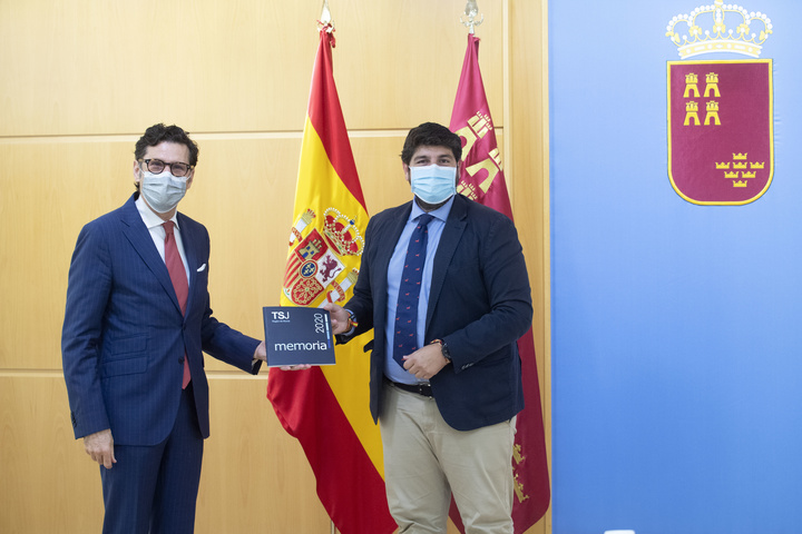 López Miras recibe la Memoria Anual del Tribunal Superior de Justicia de Murcia (1)