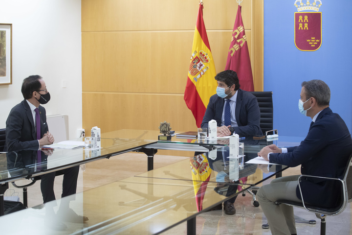 López Miras recibe la Memoria de la Fiscalía de la Región de Murcia (II)
