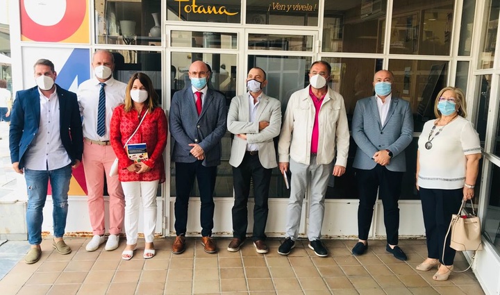 El gerente del Servicio Murciano de Salud asiste a la presentación de la jornada técnica del Corecaas sobre crisis sociosanitarias