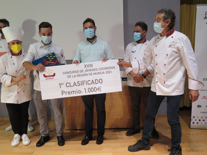 Pablo García gana el concurso de Jecomur y se proclama mejor joven cocinero de la Región de Murcia