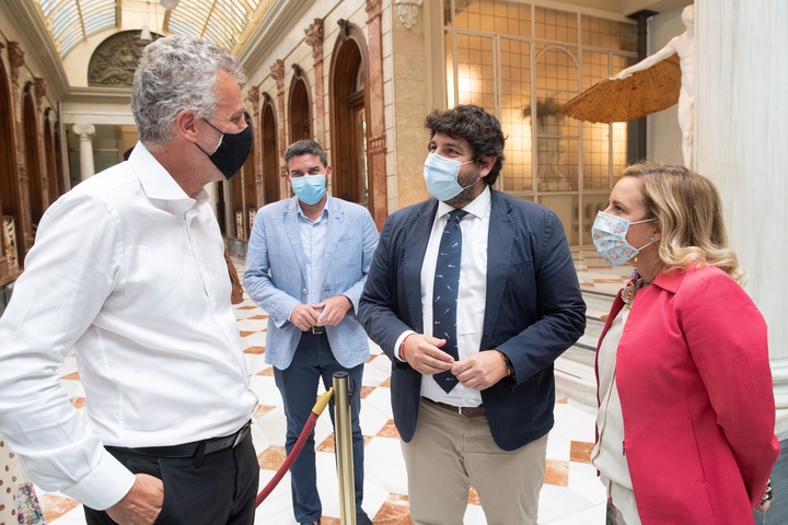 López Miras destaca la importancia "clave" del posicionamiento de las marcas agroalimentarias de la Región