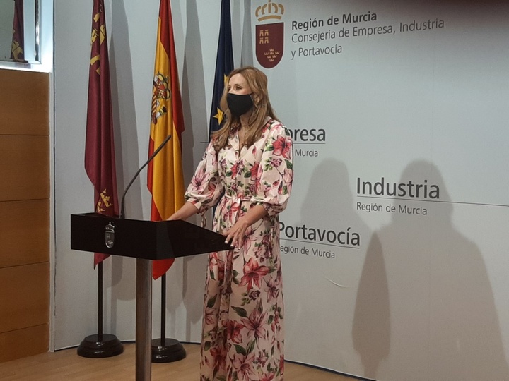 La directora general del Servicio Regional de Empleo y Formación, Marisa López, analiza los datos de la Encuesta de Población Activa