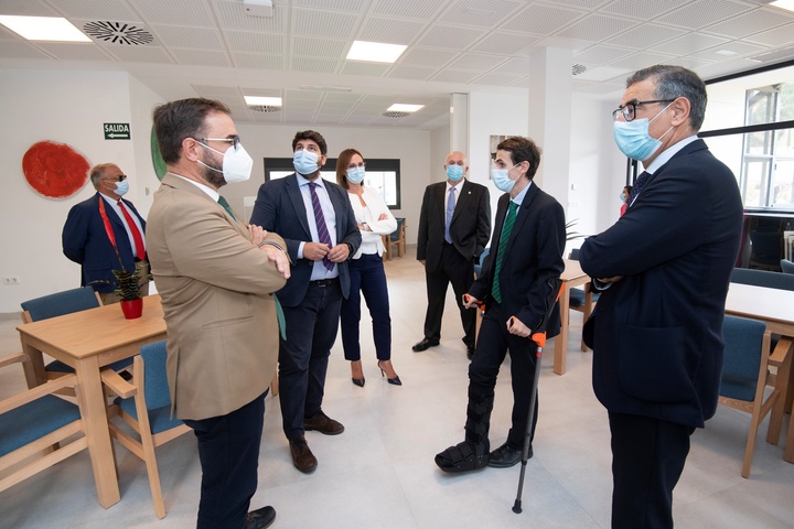 Fernando López Miras inaugura el nuevo Centro de Formación, Investigación y Asistencia Sociosanitaria de Personas Mayores de la Fundación Poncemar en el Campus Universitario de Lorca (2)