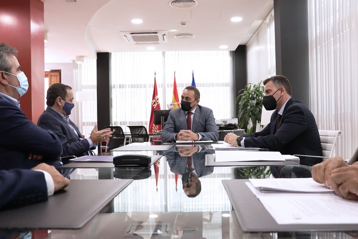 Reunión del consejero de Transparencia con el presidente de Confederación Regional de Organizaciones Empresariales de Murcia