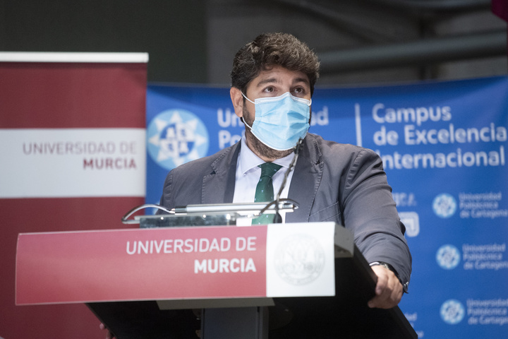 López Miras preside el acto académico de apertura del curso 2021-2022 de las universidades públicas de la Región de Murcia (3)