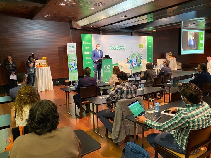 El consejero Antonio Luengo, durante su intervención en el acto inaugural del Congreso de Agricultura Ecológica