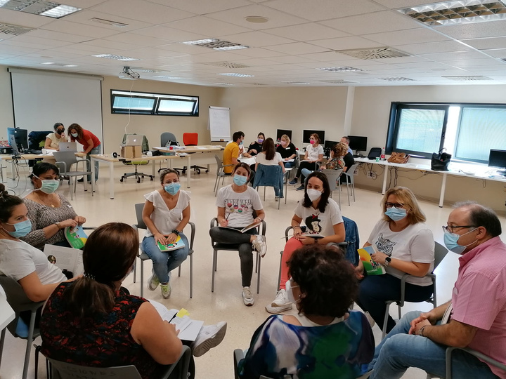 Un equipo multidisciplinar de profesionales sanitarios se forman como educadores para hacer frente a la obesidad infantil (1)