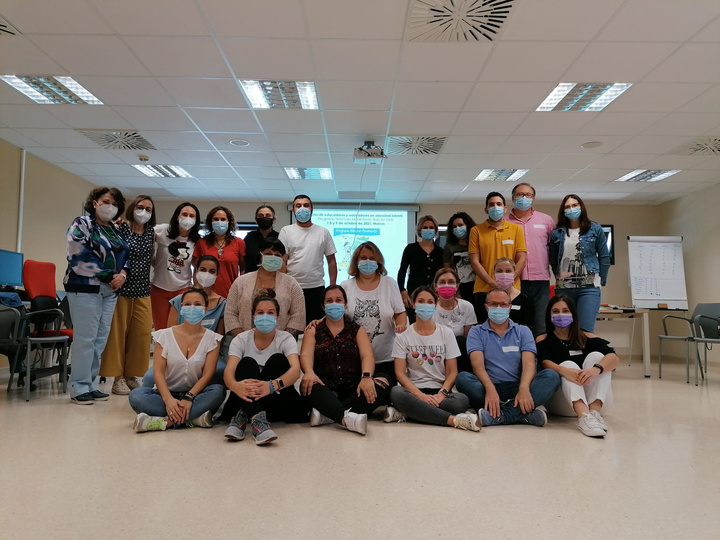 Un equipo multidisciplinar de profesionales sanitarios se forman como educadores para hacer frente a la obesidad infantil (2)