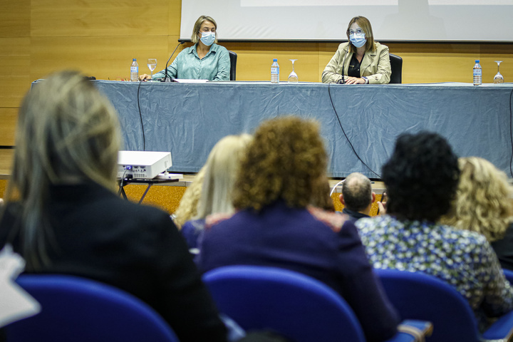Isabel Franco participa en una jornada de trabajo con concejales y técnicos de servicios sociales de Atención Primaria de los municipios