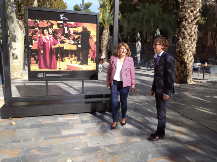 Inauguración de la exposición '25+1' del Auditorio Regional Víctor Villegas en el paseo Alfonso X de Murcia