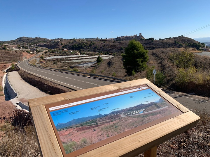 El nuevo itinerario ecoturístico conecta la Vía Verde del Noroeste, en Caravaca de la Cruz, con la Vía Verde del Campo de Cartagena, en Totana, a lo largo de un recorrido de 80 kilómetros.