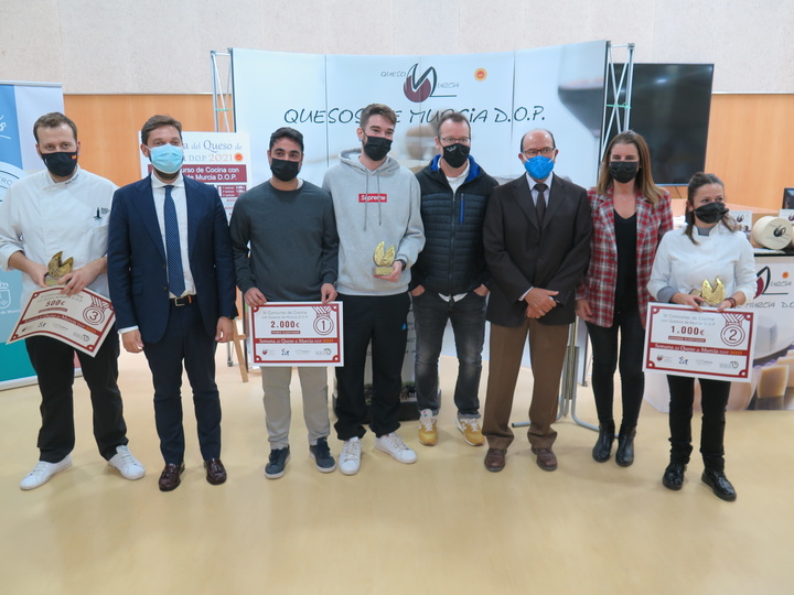 El cocinero Tomás Martínez, del restaurante Local de Ensayo, se hace con el primer premio del III Concurso 'Cocina con Queso Murcia Denominación de Origen Protegida'