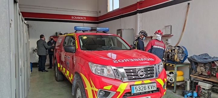 El consejero de Transparencia, Seguridad y Emergencias visita el Parque de Bomberos de Yecla
