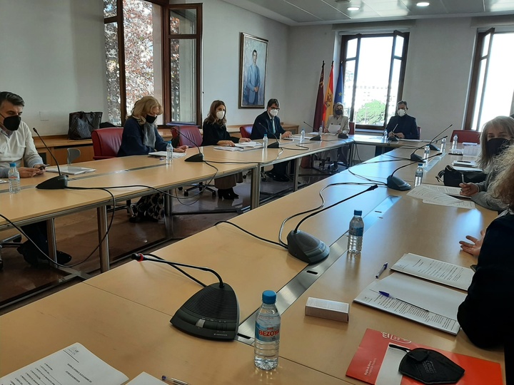 El Tribunal Superior de Justicia y la Fundación Ruiz-Funes renuevan su colaboración para difundir las decisiones judiciales