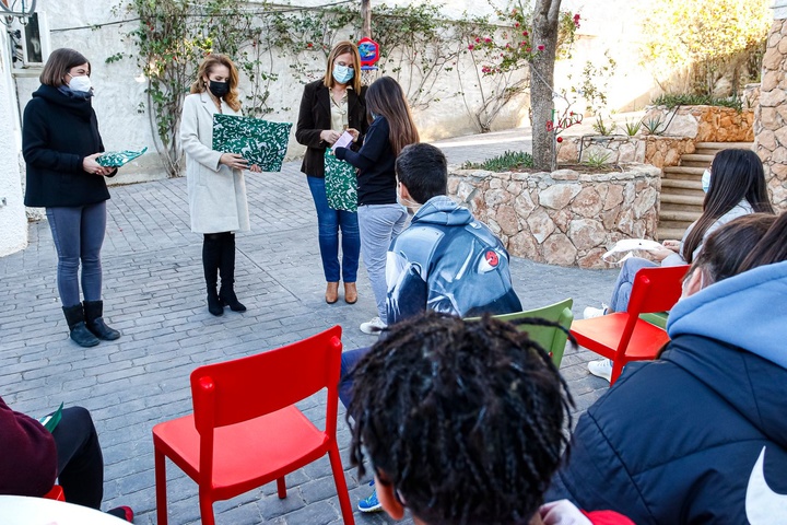 La Navidad llega al centro de menores de Las Torres