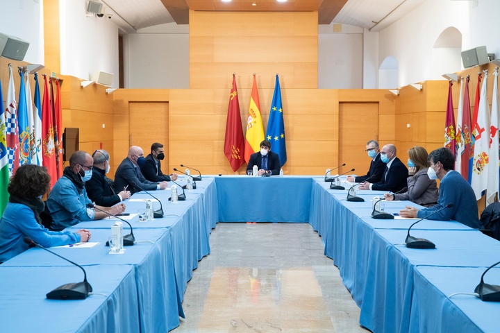 López Miras anuncia la financiación del sensor de glucosa para cerca de 2.000 murcianos con diabetes tipo 2