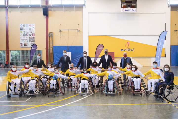 El presidente Fernando López Miras asiste a la presentación del equipo de Baloncesto Infantil en Silla de Ruedas que representará a la Región de Murcia, por primera vez, en el campeonato nacional