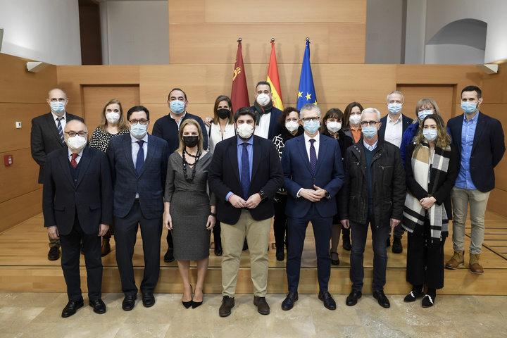 López Miras mantiene un encuentro con la coordinadora de la Organización Nacional de Trasplantes, Beatriz Domínguez-Gil, y con su equipo en la Región de Murcia