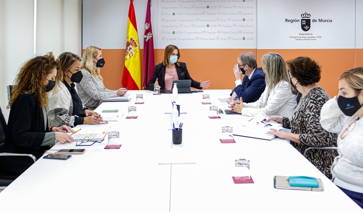 La Comunidad y Fundación La Caixa coordinan el programa de acogimiento familiar para refugiados ucranianos