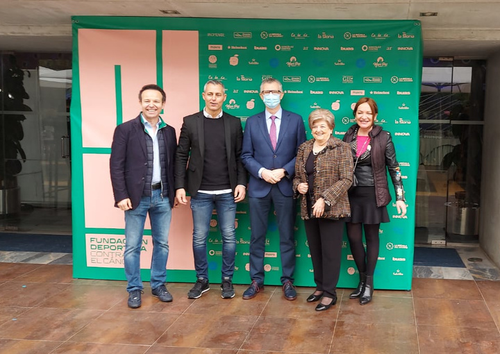 El consejero de Salud asiste a la gala benéfica de la Fundación Never Surrender