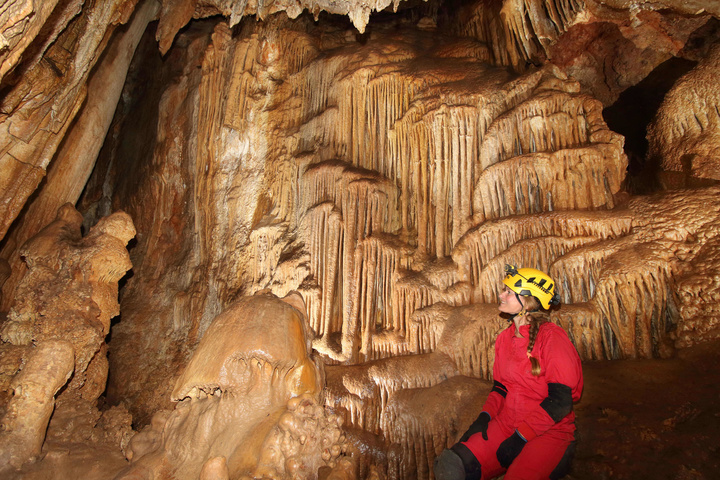 Interior de la Cueva del Portichuelo en Jumilla