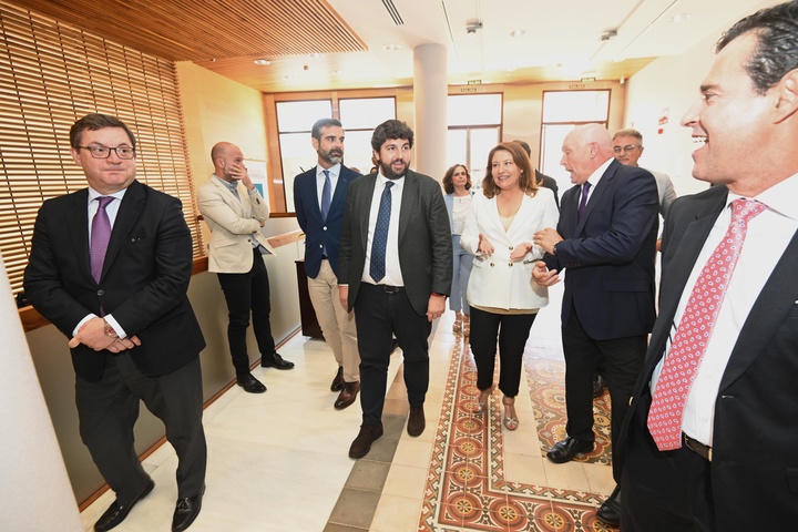 López Miras clausura en Almería las Jornadas Empresariales sobre la Ley de la Cadena Alimentaria (3)